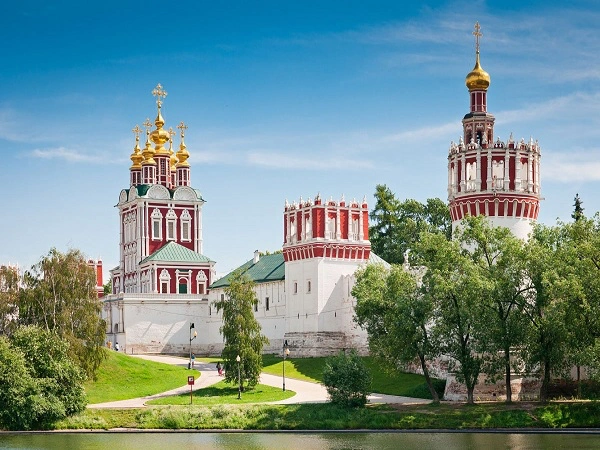"Книга судеб и царская обитель": НОВОДЕВИЧИЙ МОНАСТЫРЬ, НОВОДЕВИЧЬЕ КЛАДБИЩЕ
